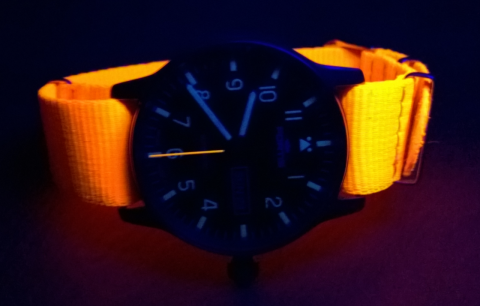 orange neon Fluorescence