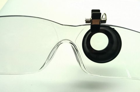 Lupa na brýle č. 2½ / zvětšení 4x