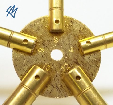 Klíč "hvězda" pro natahování velkých hodin - model 4100