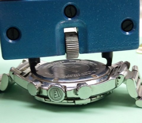 Modrý STANDARD SIZE otvírač hodinkových pouzder