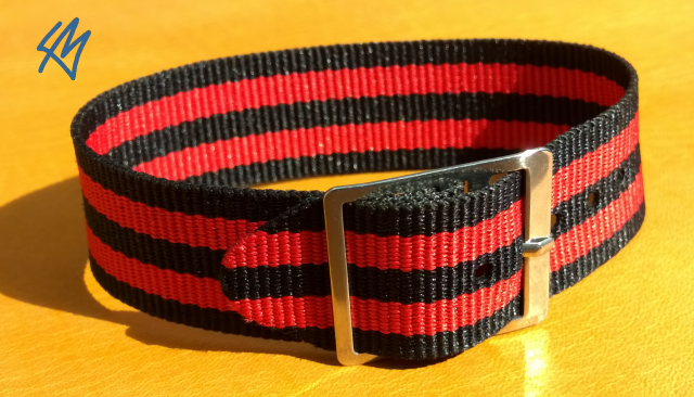 nylon black red classic.png